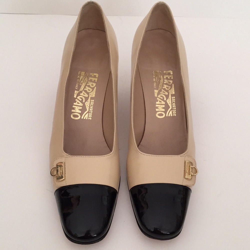 Salvatore Ferragamo Black Patent Cap-Toe Tan Leather Pumps - Gold Gancini - Picture 4 of 14